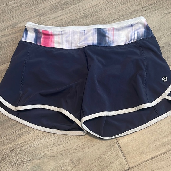 Lululemon shorts - Picture 1 of 6